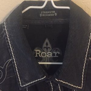 Roar men’s shirt